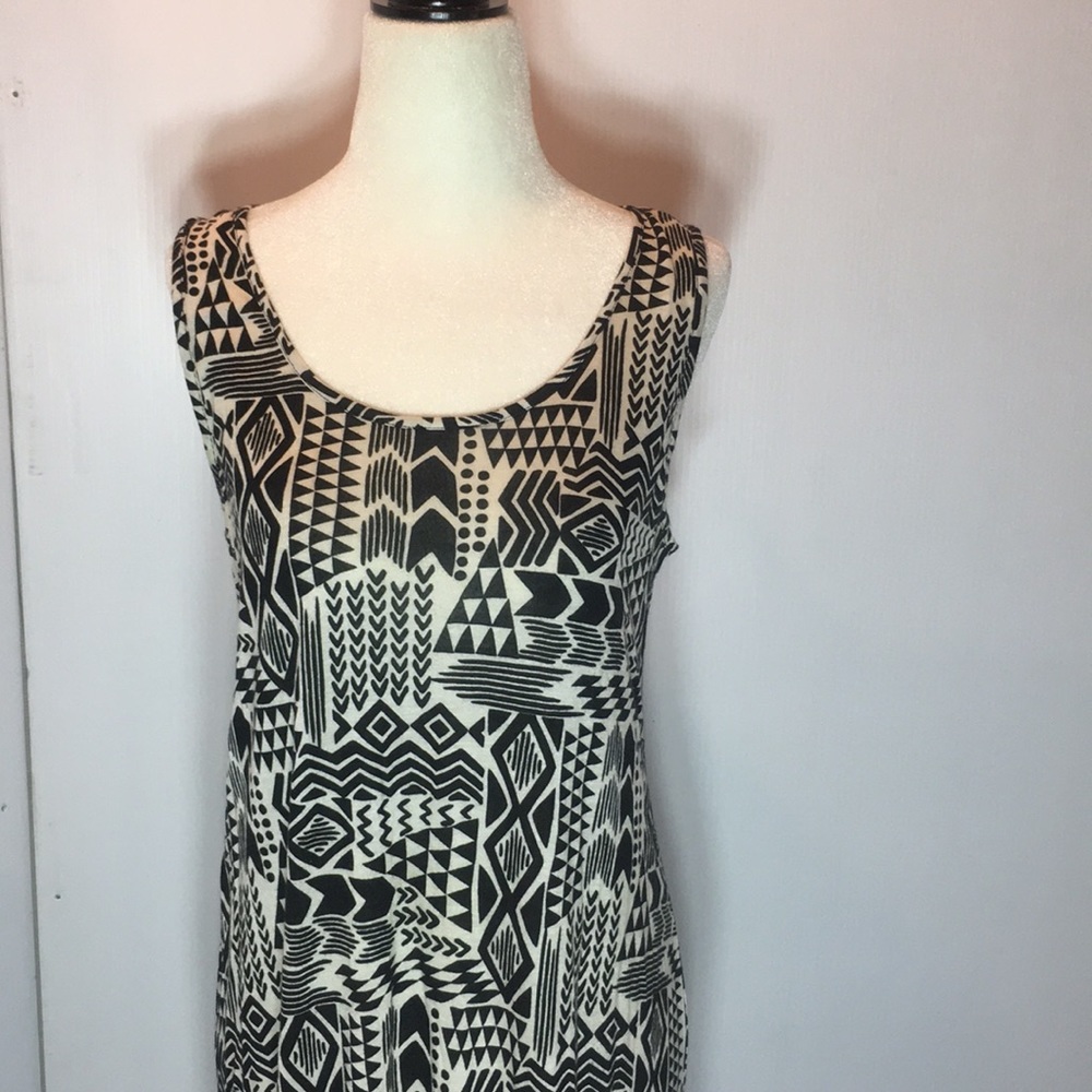 Forever 21 sleeveless long dress . Sz M . Black